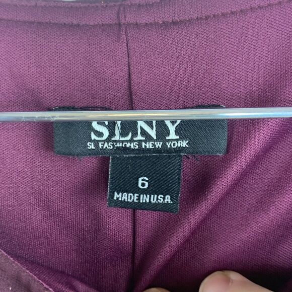 SLNY Burgundy Gold Lace Fringe Dress Attached Chiffon Cape NWOT Size 6 - Picture 8 of 9